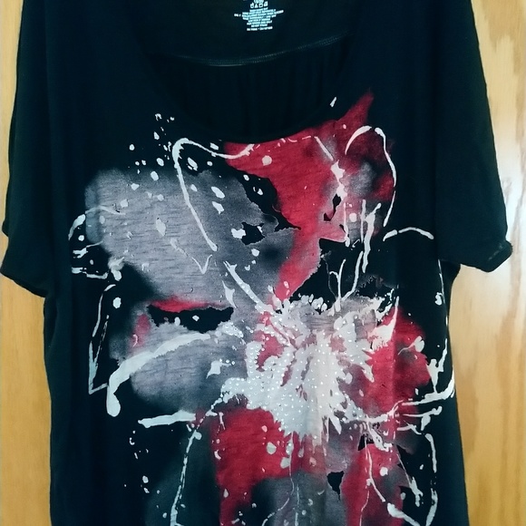 Cold shoulder short sleeve - Picture 1 of 2